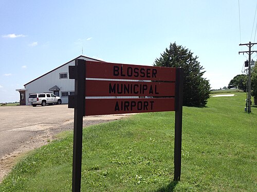 Blosser Municipal Airport (CNK)