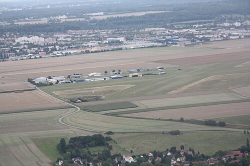 Chavenay - Villepreux Airport (XZX)