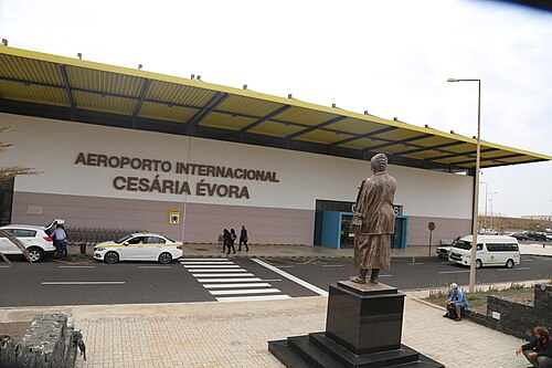 Cesária Évora Airport (VXE)