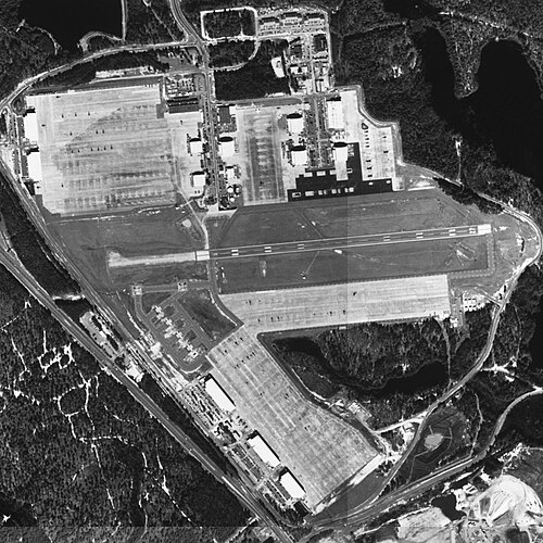 Simmons Army Airfield (FBG)