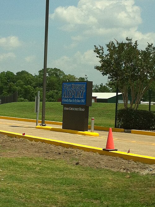 West Houston Airport (IWS)