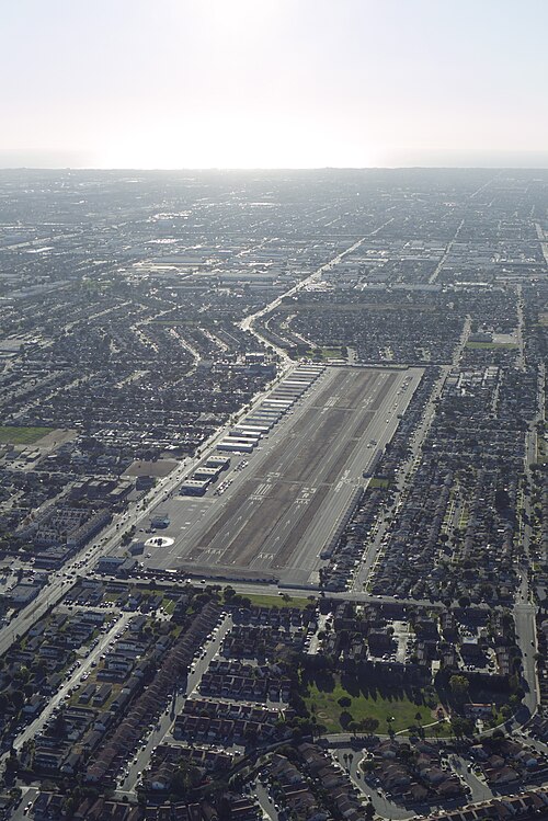 Compton/Woodley Airport (CPM)