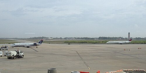 Charleston International Airport (CHS)