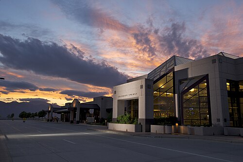 Colorado Springs Airport (COS)