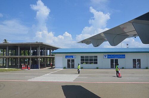 Maamigili Airport (VAM)