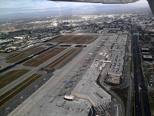 John Wayne Airport (SNA)