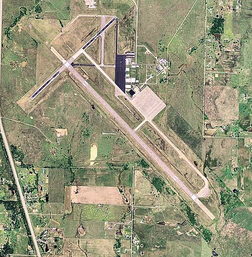 Davis Field (MKO)