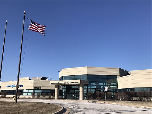 Waukesha County Airport (UES)