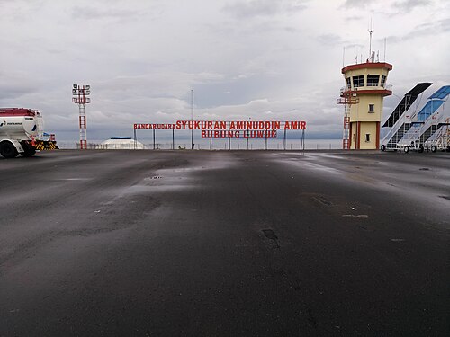 Syukuran Aminuddin Amir Airport (LUW)