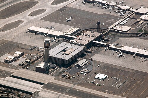 Phoenix Sky Harbor International Airport (PHX)